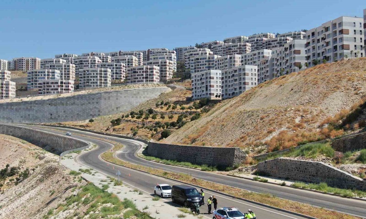 Son Gelişme: Kilis'te jandarma, trafik ihlallerine karşı dron destekli denetim yaptı: Gelişmeler Takip Ediliyo