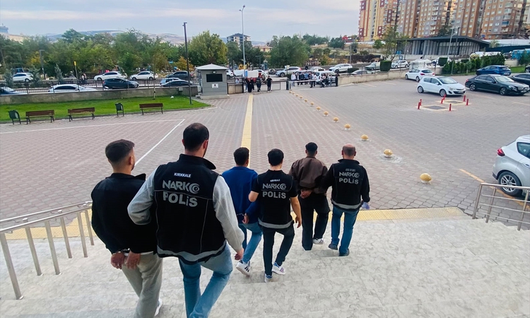 Son Gelişme: Kırıkkale'de 741 sentetik uyuşturucu hap ele geçirildi, 3 şüpheli hakkında tutuklama kararı veril