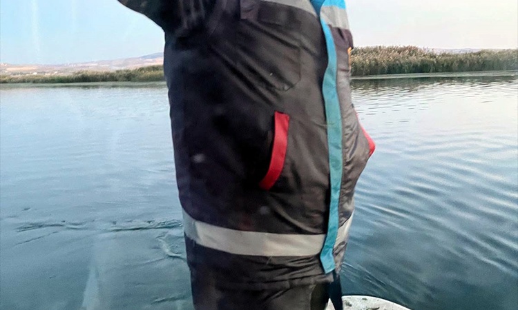 Son Gelişme: Kırıkkale'de barajda yaklaşık 200 metrelik hayalet ağ sudan çıkarıldı