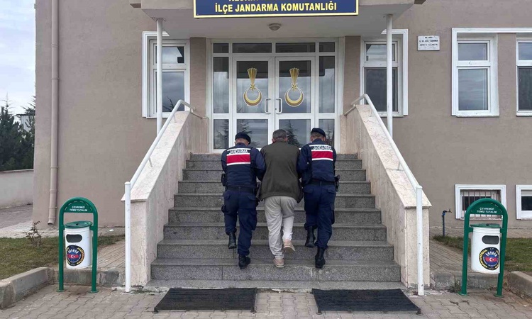 Son Gelişme: Kırıkkale'de operasyonda biri 13 yıl 6 ay cezalı 2 hükümlü hakkında tutuklama kararı verildi - So