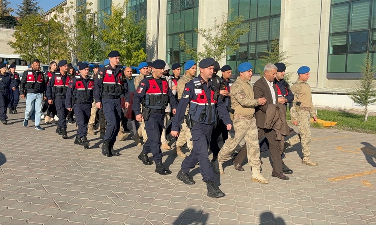 Son Gelişme: Kırıkkale Yahşihan'da yolsuzluk soruşturmasında Demirdirek dahil 5 kişi hakkında tutuklama kararı