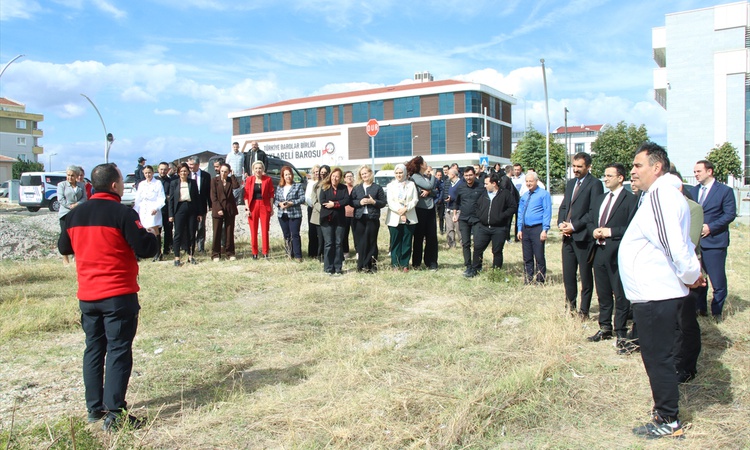 Son Gelişme: Kırklareli Adliyesi'nde yangın tatbikatında başsavcı ve personel tüple müdahale etti: Gelişmeler