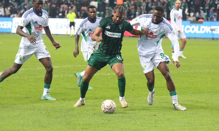 Son Gelişme: Kocaelispor, Süper Lig'in 10. haftasında Çaykur Rizespor ile 0-0 berabere kaldı ve Merak Edilenle