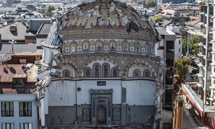 Son Gelişme: Kubbe direniyor! İstanbul'da 4 gündür yıkılamayan cami ve Merak Edilenler
