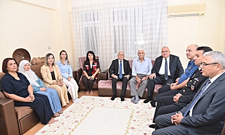 Son Gelişme: Kumluca Kaymakamı Güneş ve Başkan Avcıoğlu, şehit yakınları ile gazileri ziyaret etti ve Merak Ed