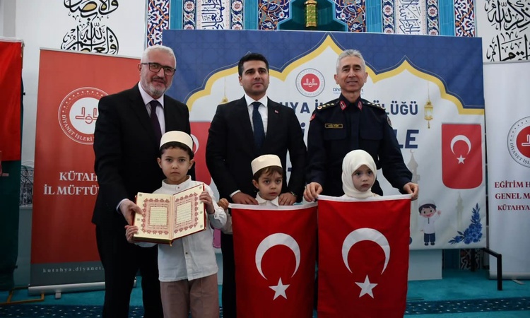Son Gelişme: Kütahya'daki Nezihe Uygun Kur'an Kursu'nda Bed-i Besmele töreni düzenlendi - Son Dakika Bilgileri