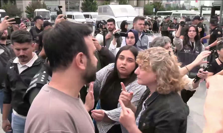 Son Gelişme: LGBTİ+ operasyonlarına karşı Çağlayan’da yapılmak istenen açıklamaya polis müdahalesi: Gazetecile