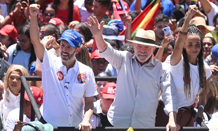 Son Gelişme: Lula, ilk turda sandığa gitmeyen 33,4 milyon seçmeni ikinci turda oy vermeye çağırdı