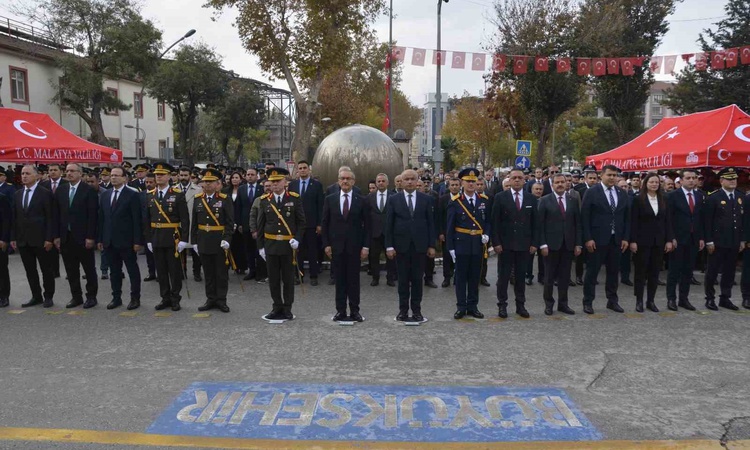 Son Gelişme: Malatya'da 29 Ekim kutlamaları Mevlid ve Hatm-i Şerif duasıyla resmen start aldı ve Merak Edilenl