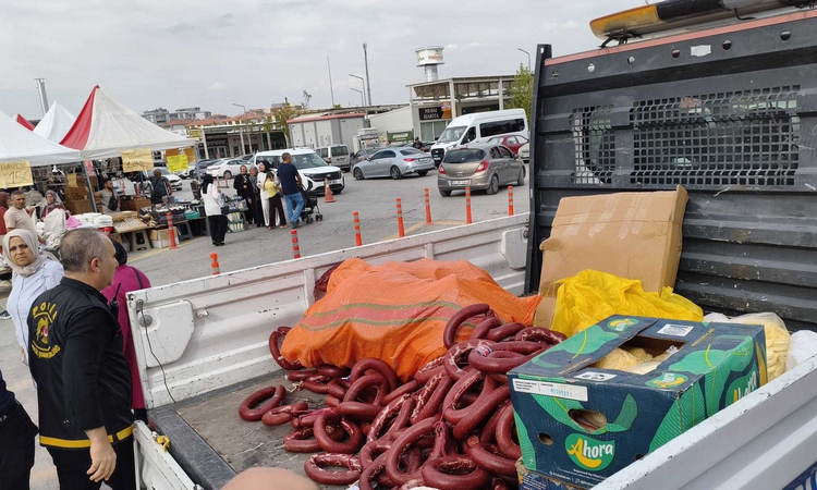 Son Gelişme: Malatya'daki fuarda Tarım ekipleri 230 kilo sucuk ve 150 kilo peynire el koydu - Son Dakika Bilgi