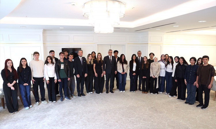 Son Gelişme: Memişoğlu, tıp öğrencilerine günde 3 milyon kişiye dokunulduğunu söyledi | İşte Tüm Ayrıntılar