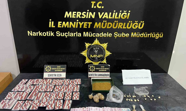 Son Gelişme: Mersin'de operasyonda 546 sentetik hap ele geçirildi, 2 şüpheli hakkında tutuklama kararı verildi
