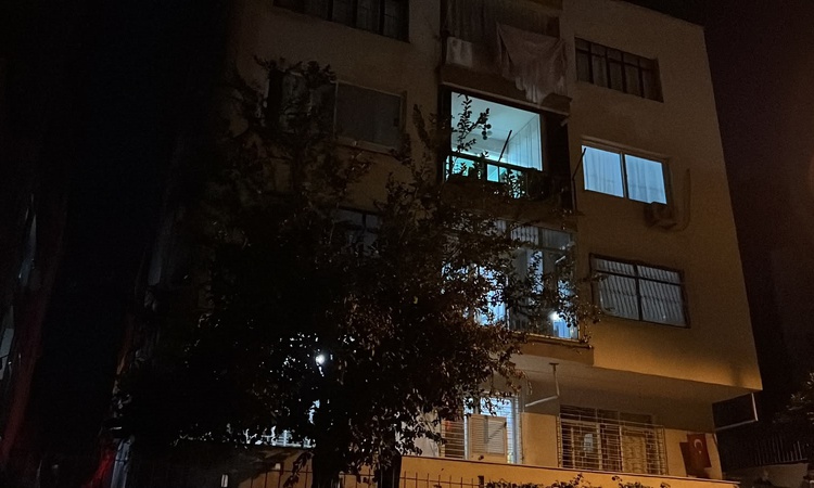 Son Gelişme: Mersin'de zemini çöken 3 katlı bina tahliye edildi, 40 kişi misafirhaneye alındı