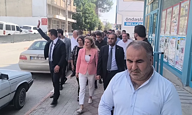 Son Gelişme: Milletvekili Asu Kaya'ya dert yanan vatandaş: "Evimde ne kahvaltılık var ne yiyecek var" ve Merak