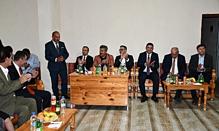 Son Gelişme: Milletvekili Tatar, Cizre’de vatandaşların taleplerini dinledi - Son Dakika Bilgileri