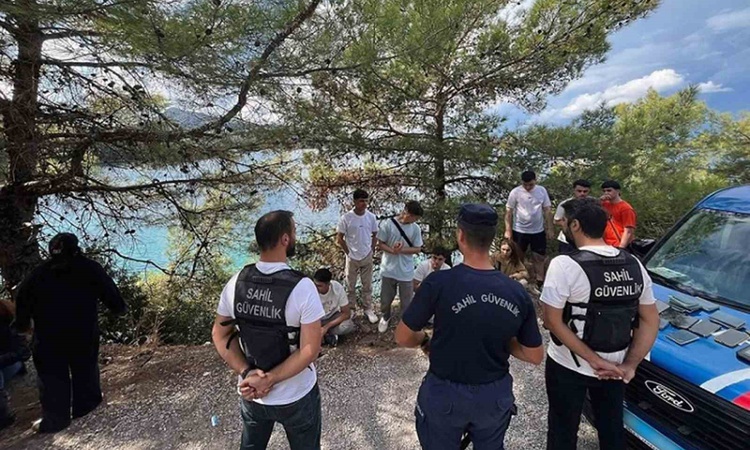Son Gelişme: Muğla Marmaris'te Özgök Koyu'nda 18 Afganistan uyruklu düzensiz göçmen yakalandı | İşte Tüm Ayrın
