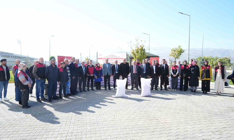 Son Gelişme: Muş'ta 150 ton baklagil tohumu 250 üreticiyle 10 bin dönümde toprakla buluşacak
