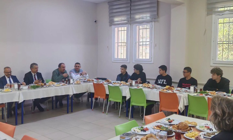 Son Gelişme: Nazilli Fen Lisesi'nde öğrenciler eğitim yöneticilerine taleplerini dile getirdi | İşte Tüm Ayrın