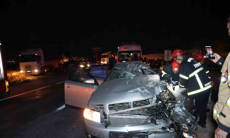 Son Gelişme: Nevşehir-Gülşehir karayolunda tırla çarpışan otomobildeki 2 kişi yaşamını yitirdi ve Merak Edilen
