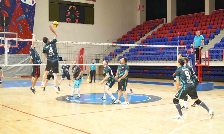 Son Gelişme: Niğde'de 4. Kamu Spor Oyunları, kamu çalışanlarının katılımıyla sürüyor ve Merak Edilenler