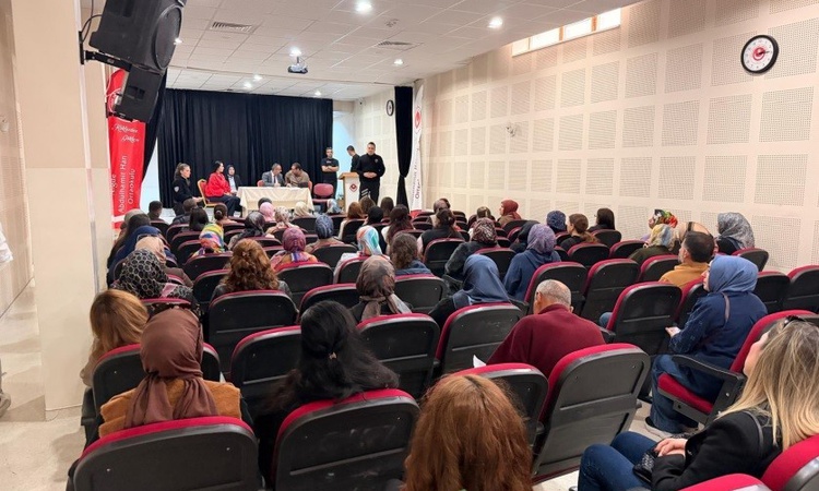 Son Gelişme: Niğde’de polisten öğrenci ve velilere güvenlik eğitimi: Gelişmeler Takip Ediliyor