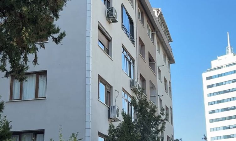 Son Gelişme: Nişantaşı'nda Yalnız Yaşayan 69 Yaşındaki Adam Evinde Ölü Bulundu: Gelişmeler Takip Ediliyor