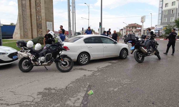 Son Gelişme: Öğretmene ölüm tehdidi iddiası sonrası Malatya'da iki araçta 1 tabanca ele geçirildi | İşte Tüm A