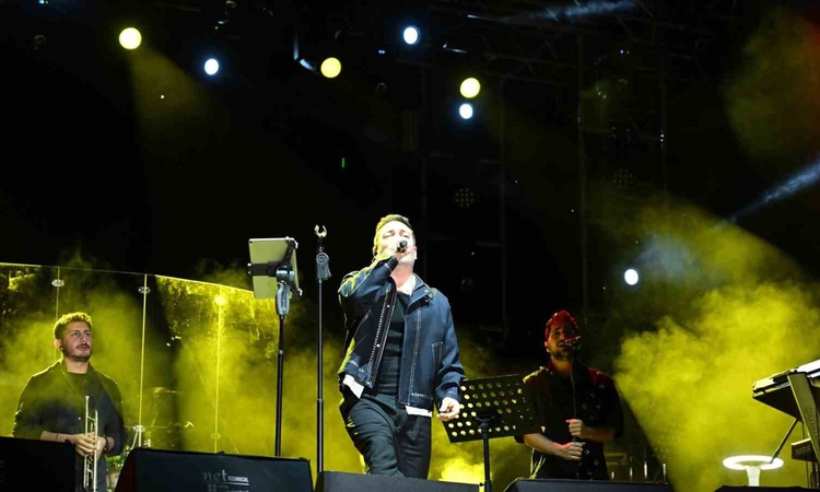Son Gelişme: Oğuzhan Koç, Edirne'de konser sırasında sigara içen kişiye tepki gösterdi ve Merak Edilenler