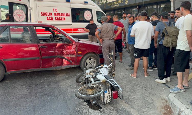 Son Gelişme: Otomobil-Motosiklet Çarpıştı: Yaralı Sürücü Hastanede: Gelişmeler Takip Ediliyor