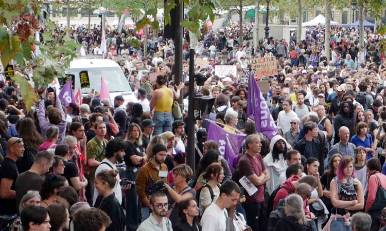 Son Gelişme: Paris’te binlerce kişi, polis ve jandarmanın silah yetkisi tasarısını protesto etti