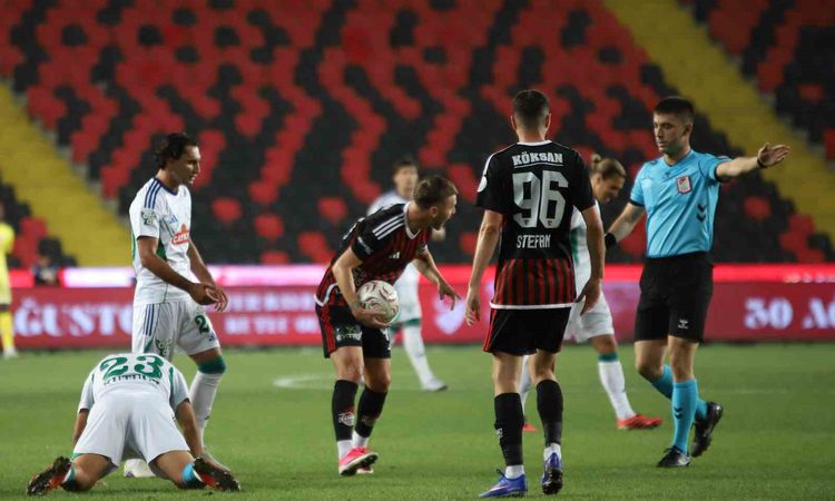 Son Gelişme: Rizespor'dan İlk Yarıda Fark: 2-0 | İşte Tüm Ayrıntılar