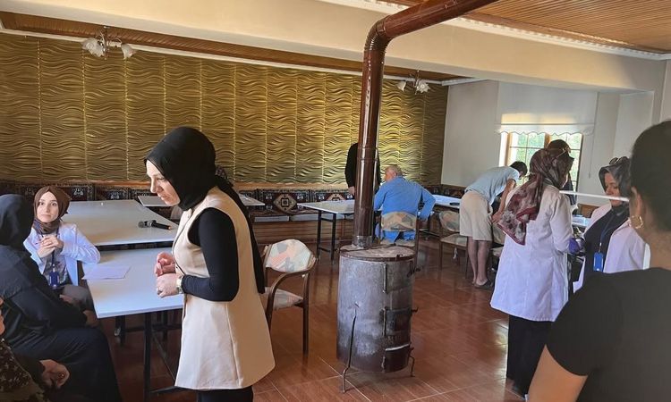 Son Gelişme: Sağlık Ekipleri Köylerde Bilgilendirme Yaptı: Gelişmeler Takip Ediliyor