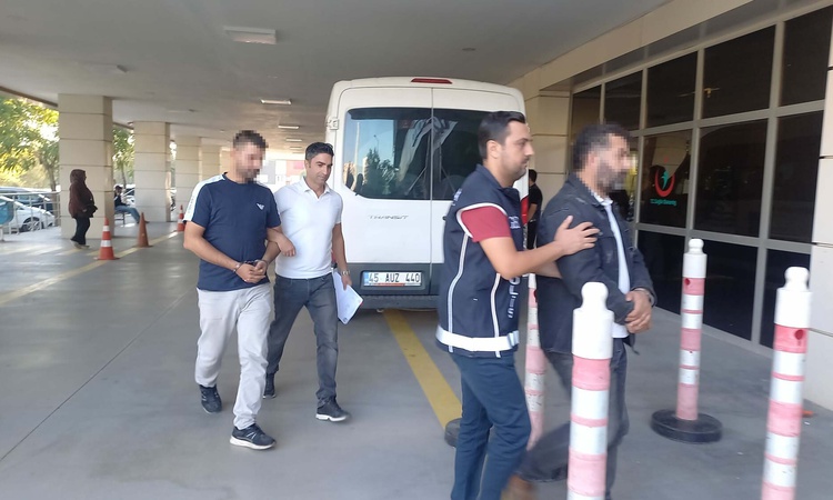 Son Gelişme: Salihli'de giriş yasağı olan yabancıyı 70 bin liraya getiren 2 şüpheli yakalandı