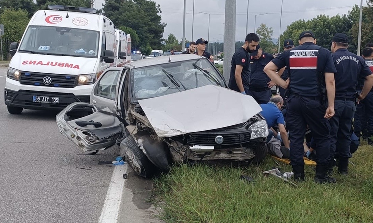 Son Gelişme: Samsun’da otomobiller çarpıştı: 5 yaralı: Gelişmeler Takip Ediliyor