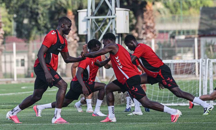 Son Gelişme: Samsunspor, Rizespor deplasmanında ilk galibiyeti arıyor - Son Dakika Bilgileri