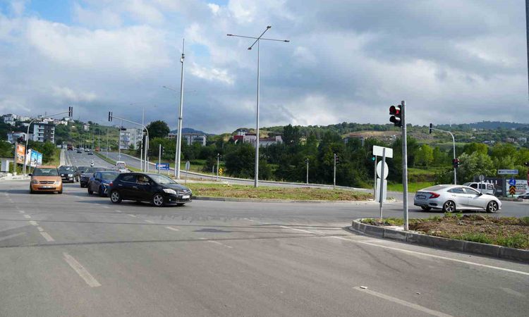 Son Gelişme: Şehir Hastanesi Kavşağına Trafik Işıkları Takıldı ve Merak Edilenler