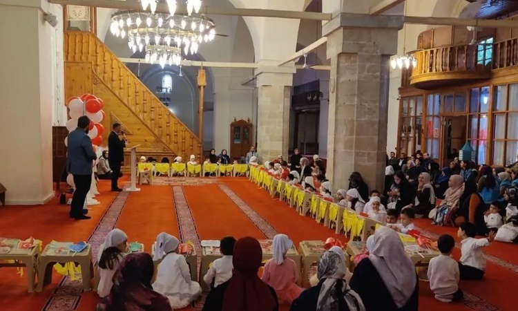 Son Gelişme: Sinop'ta 4-6 yaş Kur'an kursu öğrencileri Alaaddin Camii'nde programda buluştu