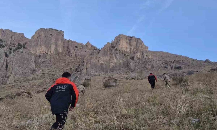 Son Gelişme: Şırnak'ta işitme engelli genç, AFAD ve jandarmanın gece aramasıyla sağ bulundu