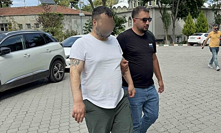Son Gelişme: Sokakta bıçaklı dehşet: Tanımadığı kadını bıçaklayıp ağır yaraladı: Gelişmeler Takip Ediliyor