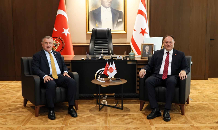 Son Gelişme: Spor Bakanı Bak, KKTC'de Öztürkler ile görüşerek deniz kazası için başsağlığı diledi