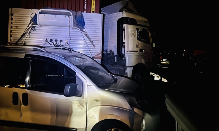 Son Gelişme: TAG Otoyolu Nurdağı kavşağında 2 tır ve 2 otomobil çarpıştı, 5 kişi yaralandı: Gelişmeler Takip E