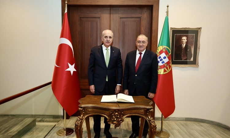 Son Gelişme: TBMM Başkanı Kurtulmuş, Lizbon Büyükelçiliği'nde Büyükelçi Koç'tan bilgi aldı ve Merak Edilenler