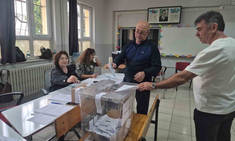 Son Gelişme: Tekirdağ'da çifte vatandaşlar Bulgaristan seçiminde 78 sandıktan birinde oy kullandı - Son Dakika