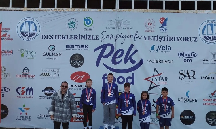 Son Gelişme: Tekirdağ'da Cumhuriyet Kupası yelken yarışları 41 sporcunun katılımıyla tamamlandı - Son Dakika B