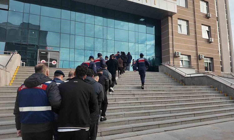 Son Gelişme: Tekirdağ merkezli 4 ilde yasa dışı bahis operasyonunda 14 şüpheliden 11'i hakkında tutuklama kara