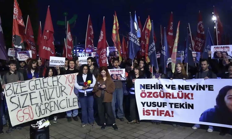 Son Gelişme: TİP, pankart astıkları gerekçesiyle tutuklanan 2 öğrenci için Beşiktaş'ta toplandı