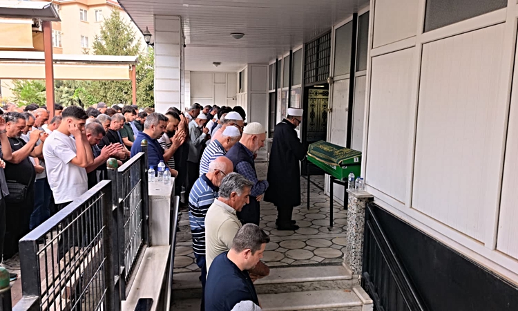 Son Gelişme: TIR ile motosikletin çarpıştığı kazada ölen 2 kişi toprağa verildi