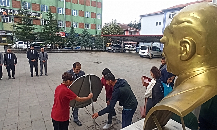 Son Gelişme: Tokat Yeşilyurt'ta İlköğretim Haftası programında yeni öğrencilere çiçek verildi.: Gelişmeler Tak