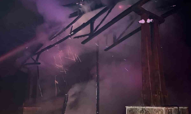 Son Gelişme: Trabzon Araklı'da Turup Mesire Alanı giriş kapısı kimliği belirsiz kişilerce yakıldı | İşte Tüm A