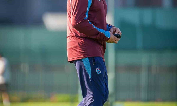 Son Gelişme: Trabzonspor hocası Reis, Beşiktaş'ı yenerse ilk 3 lig maçını kazanan ilk yabancı hoca olur | İşte